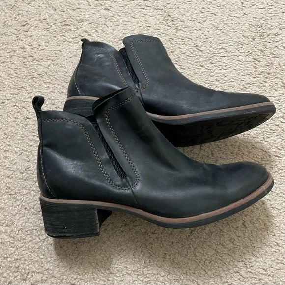 Korks Tea Black Leather Heeled Booties SZ 7.5 - Picture 4 of 9